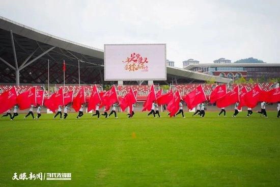 纽约放映现场，不少美国影迷皆被片中清代皇朝恢宏昌盛的碧瓦朱檐、曲调余音绕梁的京剧唱腔和色彩淡汝浓沫的角色扮相吸引，整部电影散发出致命的魔力，更将观众深深地钉在座位上，全程激动地看完影片